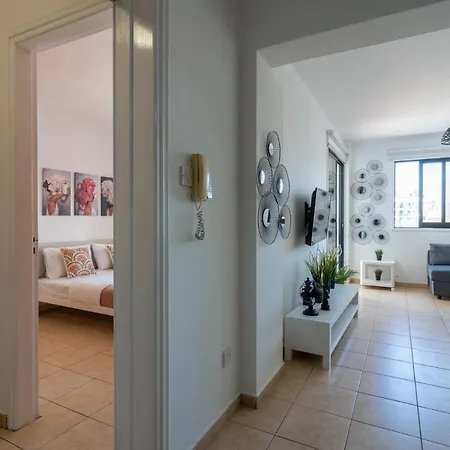 Apartment Polyn 1- Bedroom In