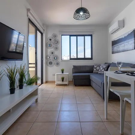 Polyn 1- Bedroom In Lägenhet Larnaca